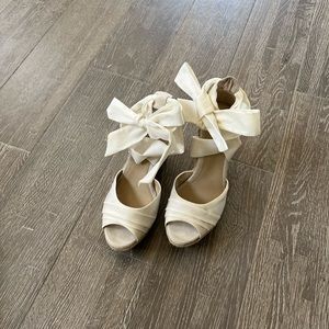 UGG Lucianna Wedge - White- Size 8 US